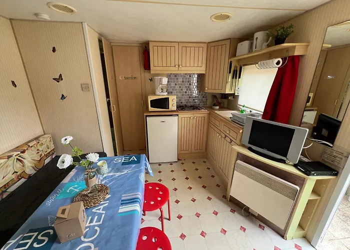 Mobil 4 Place Camping *